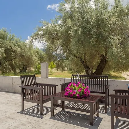 Michaelangelo アパート ニドリ