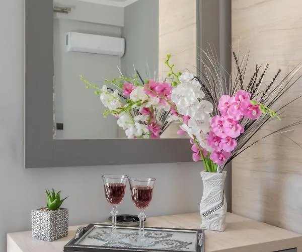 アパート Michaelangelo ニドリ